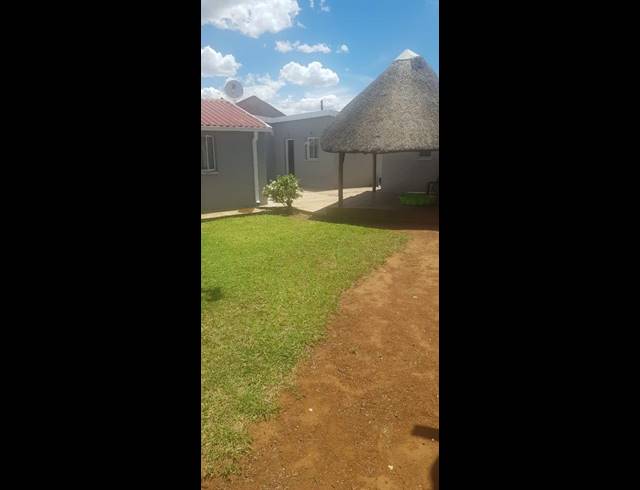 2 BEDROOM PROPERTY TO RENT IN PHIRI
